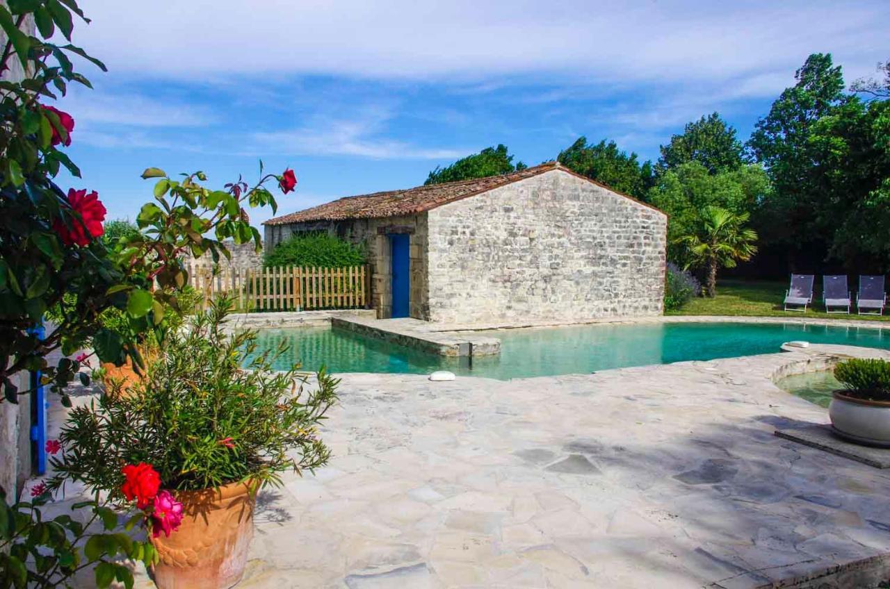 Logis Saint Leonard Dompierre-sur-Mer Exterior foto