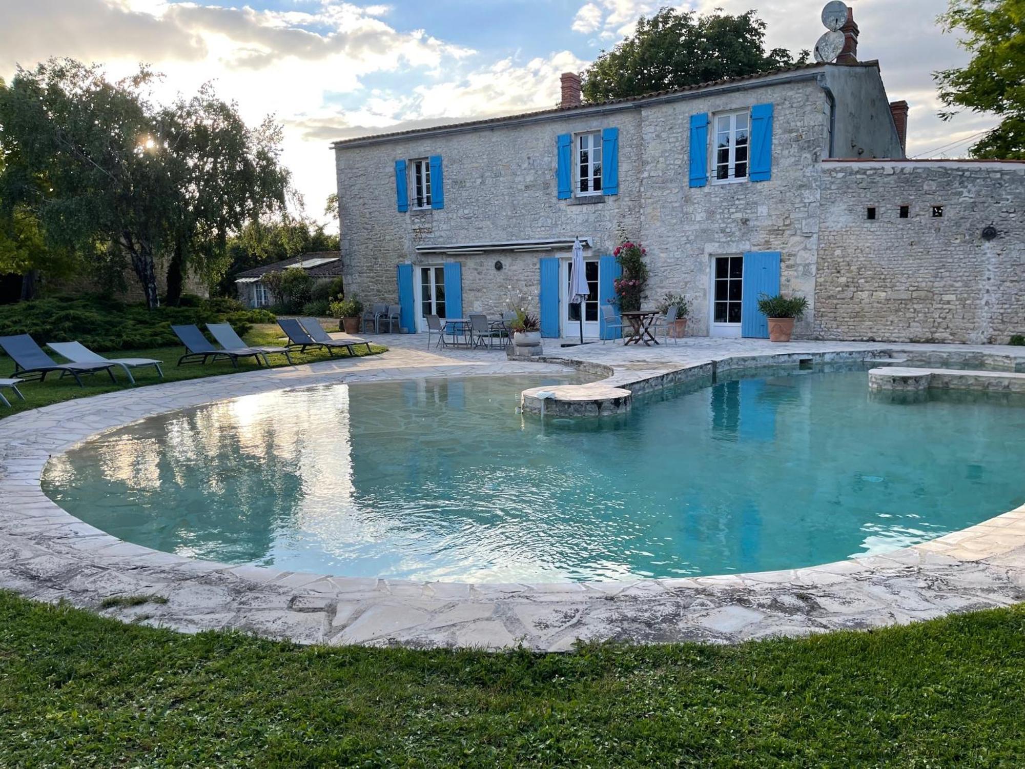 Logis Saint Leonard Dompierre-sur-Mer Exterior foto