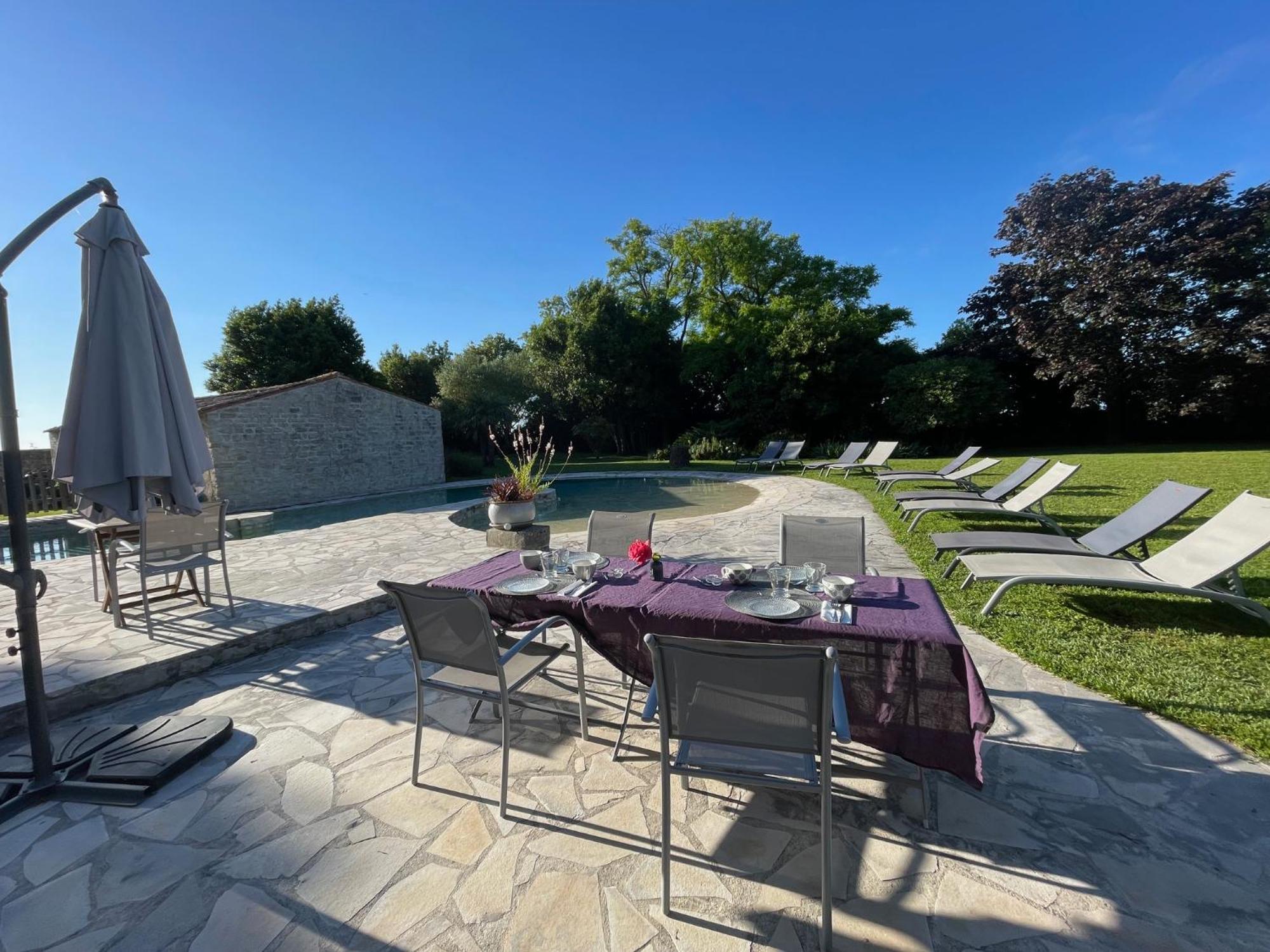 Logis Saint Leonard Dompierre-sur-Mer Exterior foto