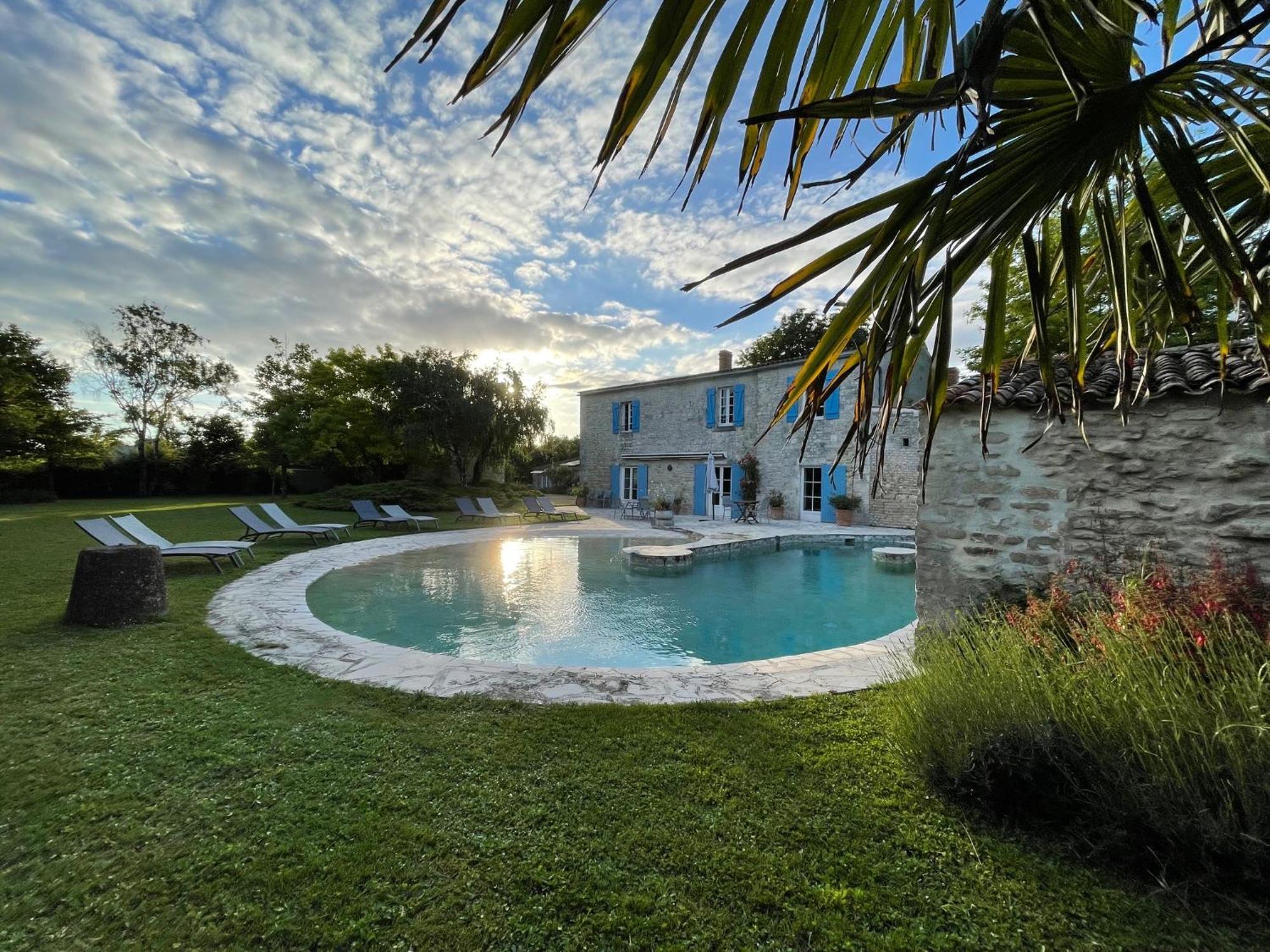 Logis Saint Leonard Dompierre-sur-Mer Exterior foto