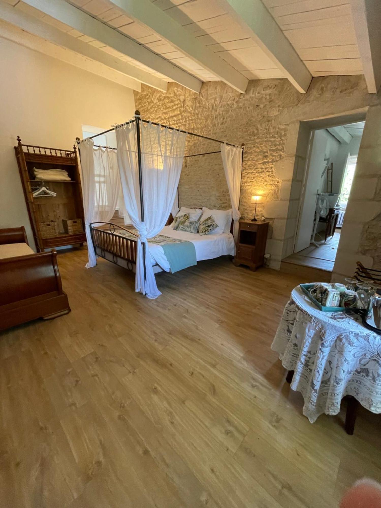 Logis Saint Leonard Dompierre-sur-Mer Exterior foto